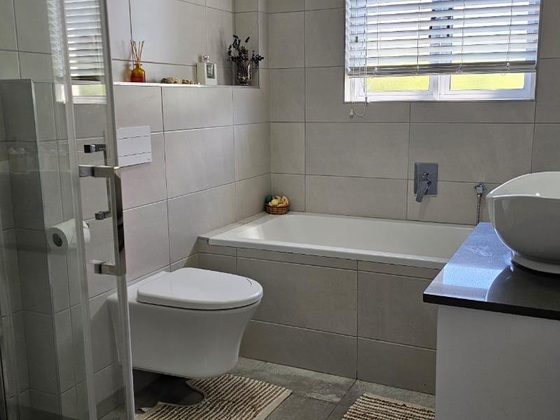 3 Bedroom Property for Sale in Somerset Forest Western Cape